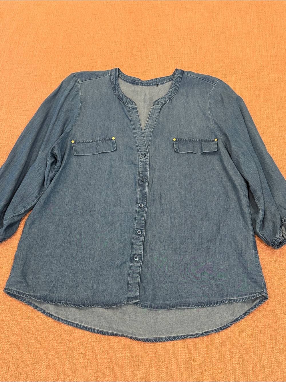 Wm’s Chambray lightweight denim Button-Front Blouse - Blue